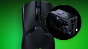 RAZ0103050100R3G1 Razer Viper Ultimate Wireless Gaming Mouse Razer Viper Ultimate Hyperspeed Wireless Gaming Mouse & RGB Charging Dock